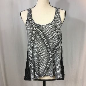 ✈️ FREE IN BUNDLE Junie and Jade Patterned Tank